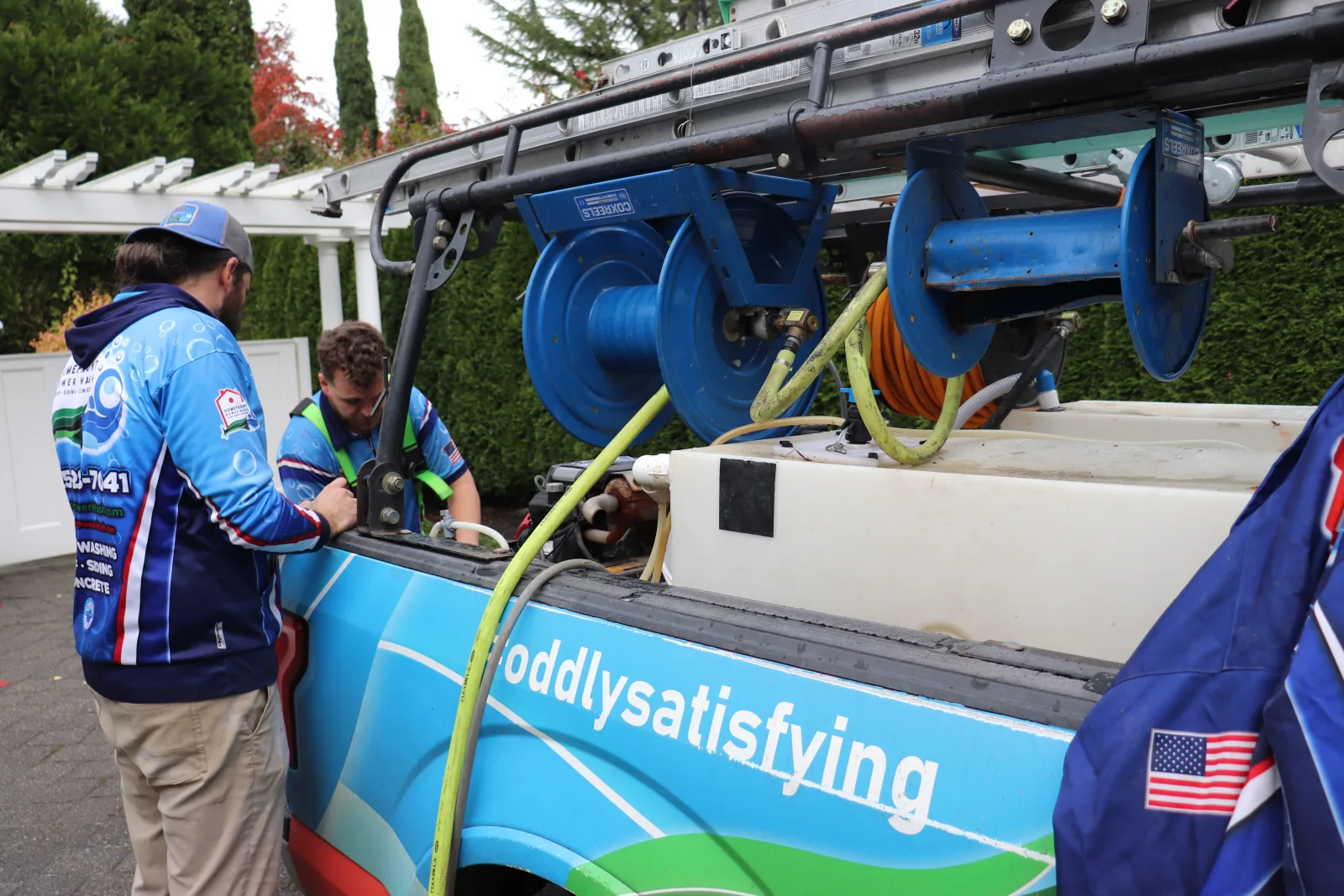 Professional gutter cleaning services in Mercer Island, WA