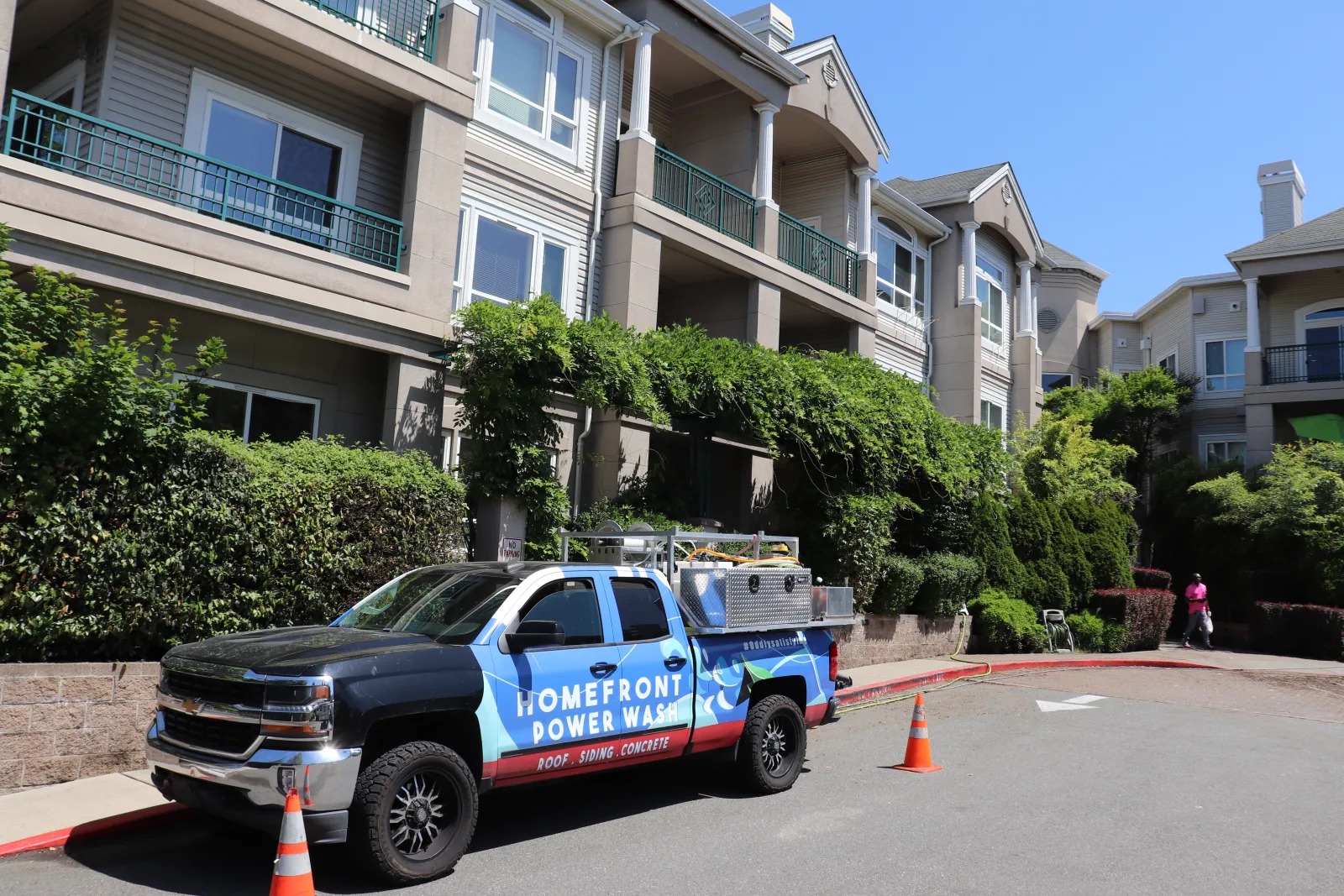Professional deck & fence cleaning services in Renton, WA