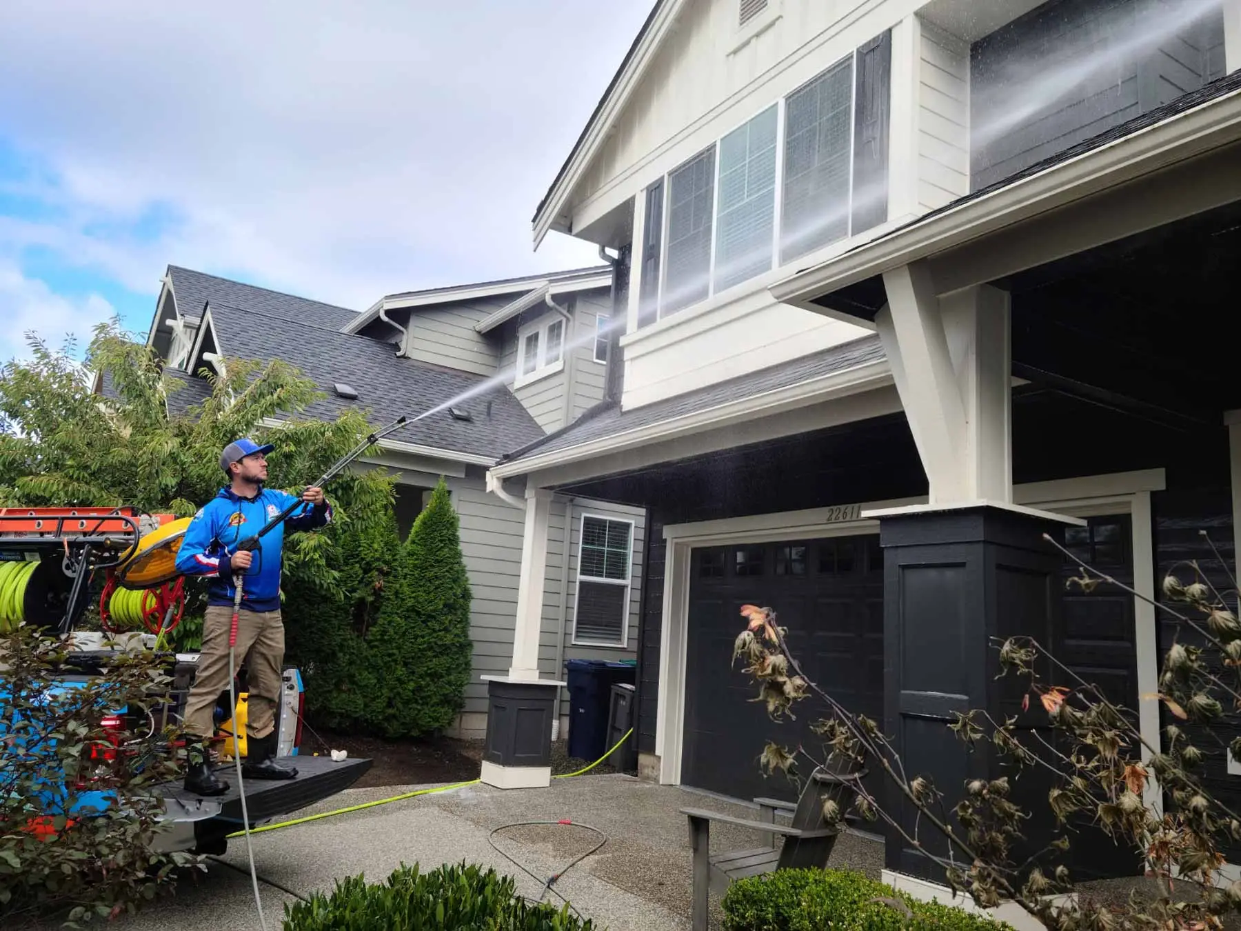 Professional House Wash - Homefront Power Wash Soft Washing a home in Redmond, Washington